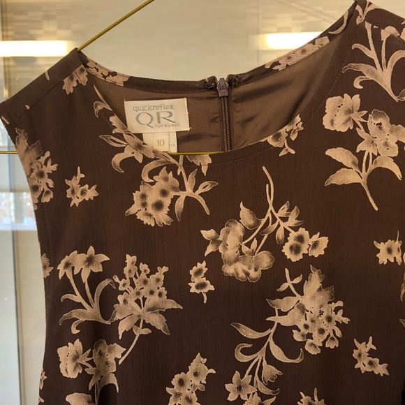 Long sleeveless Quick Reflex crepe dress. Size 10. Back zipper. - Picture 3 of 5